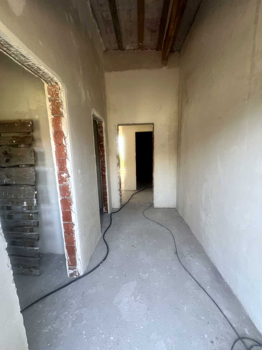 1864469761667064