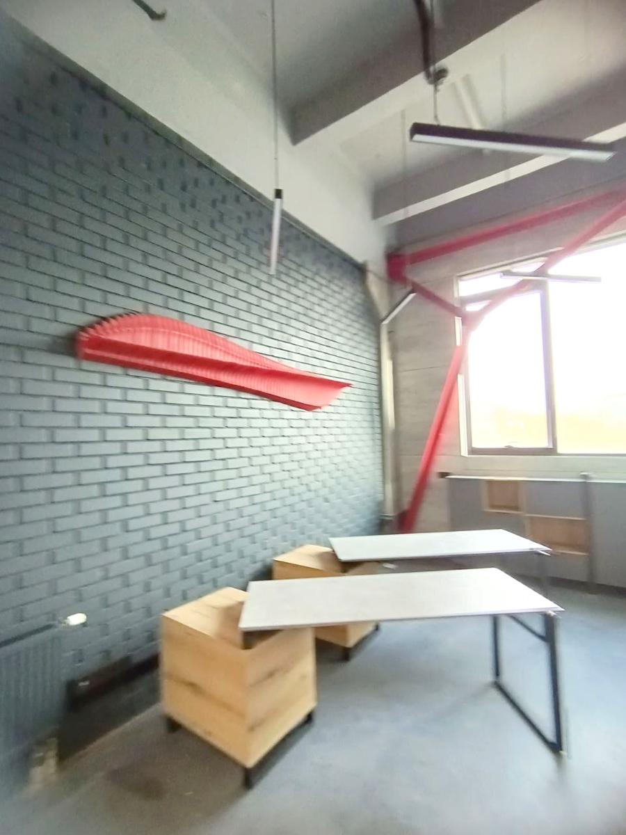 1864503773181880