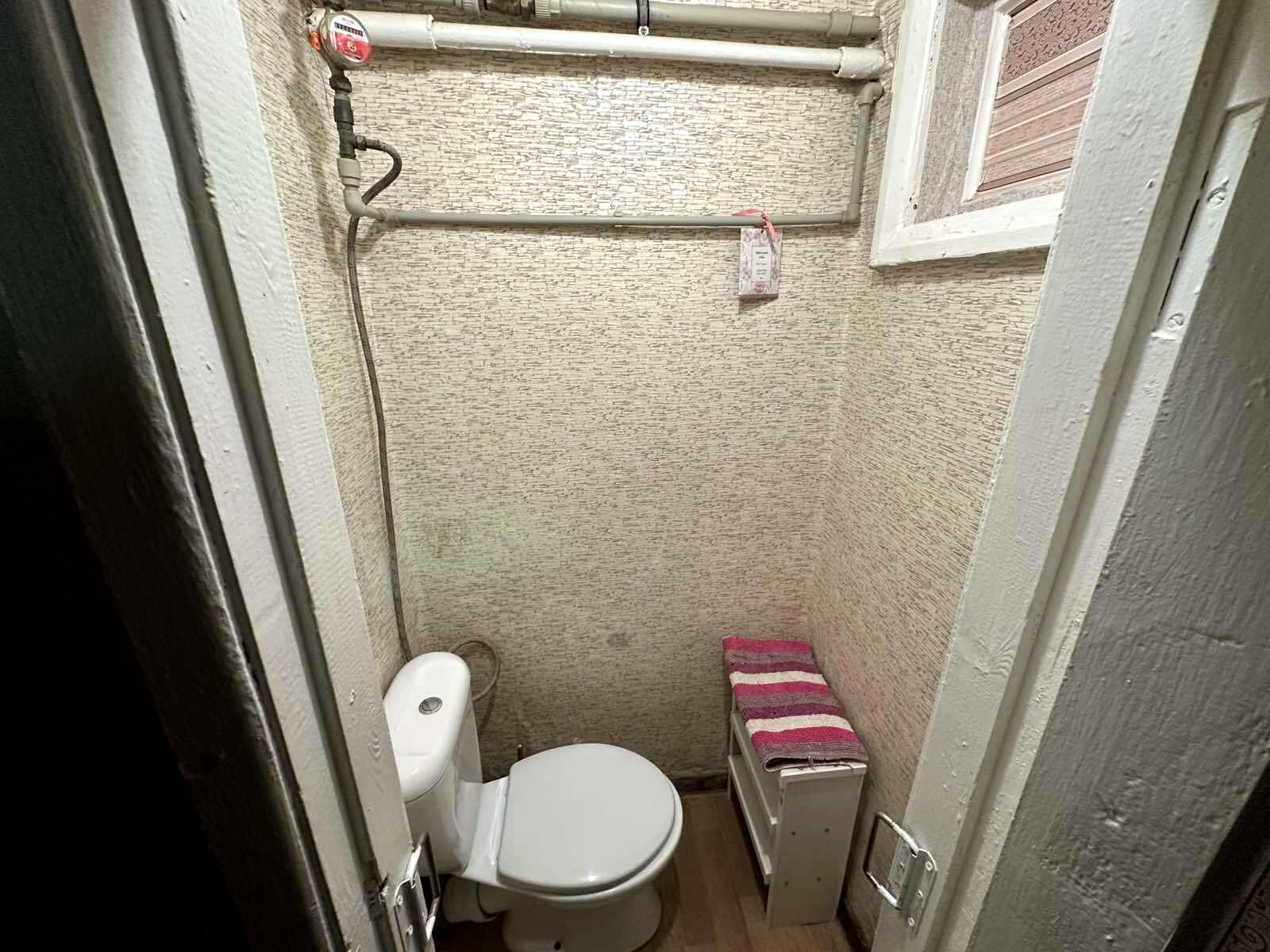 1864509853853161