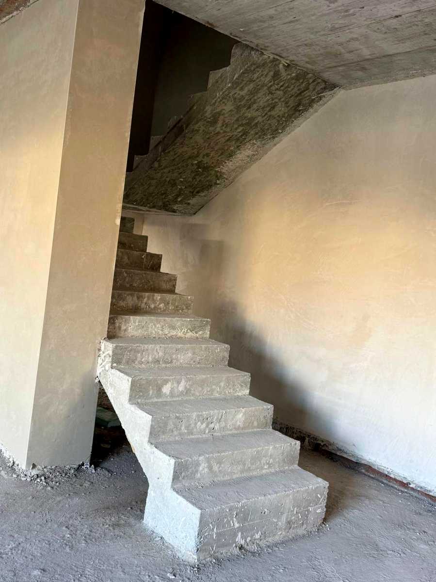 1864514432191566