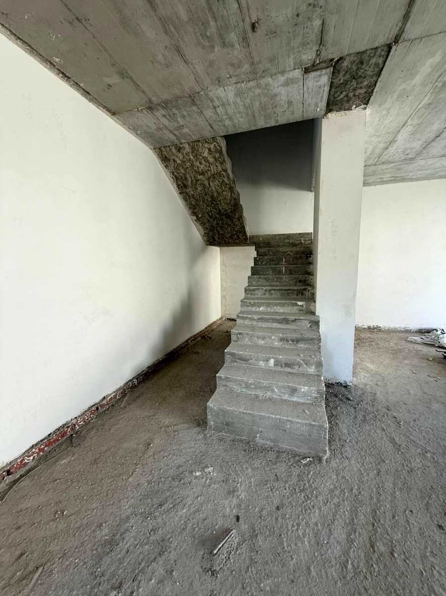 1864514433293608