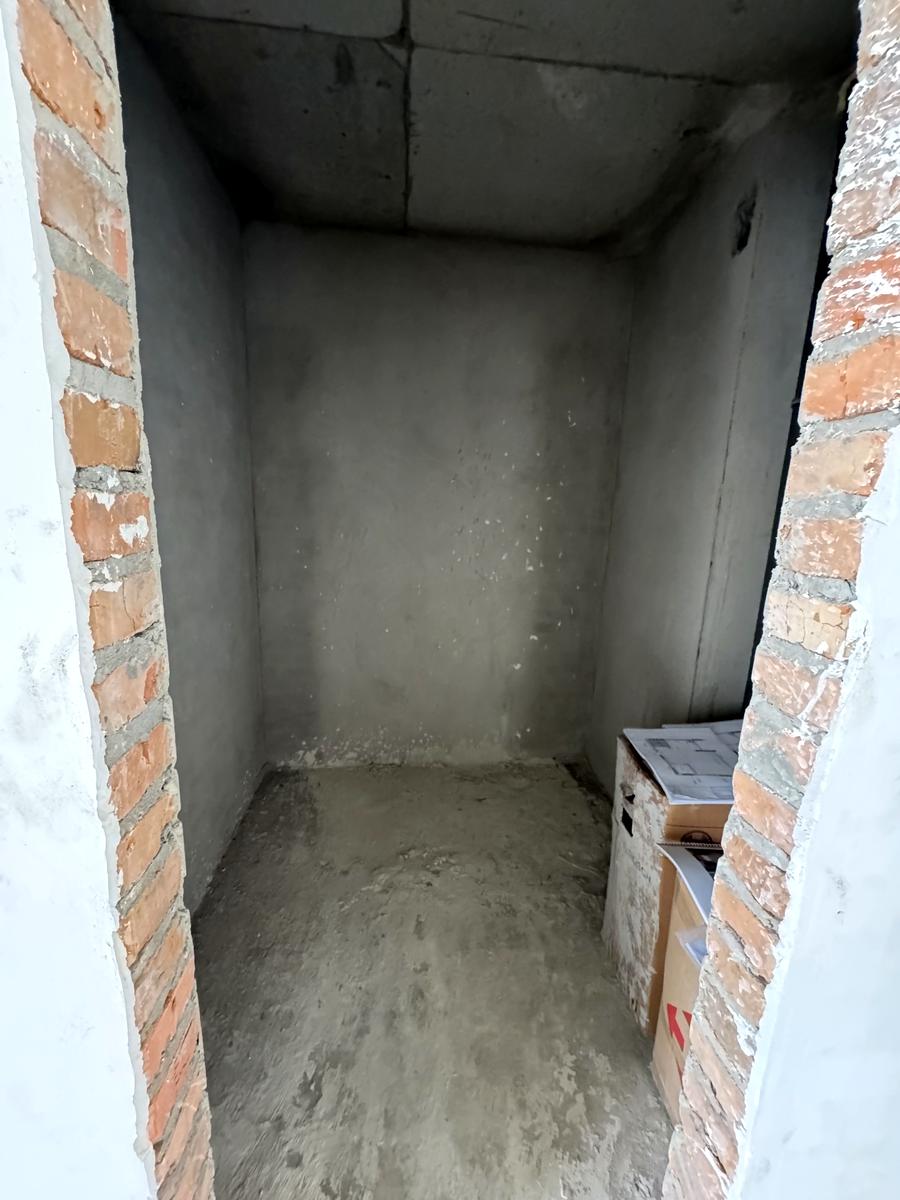 1864518355927704