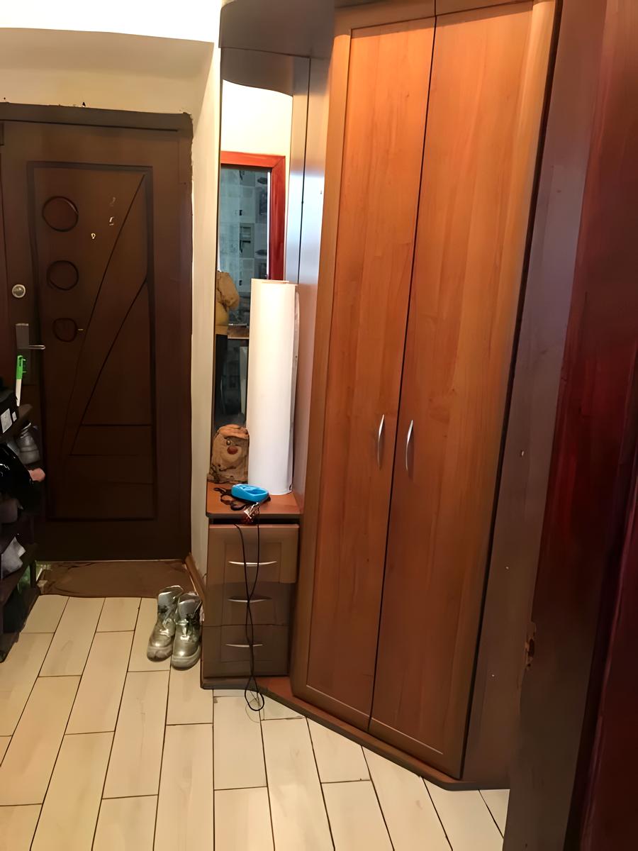 1864518776158718