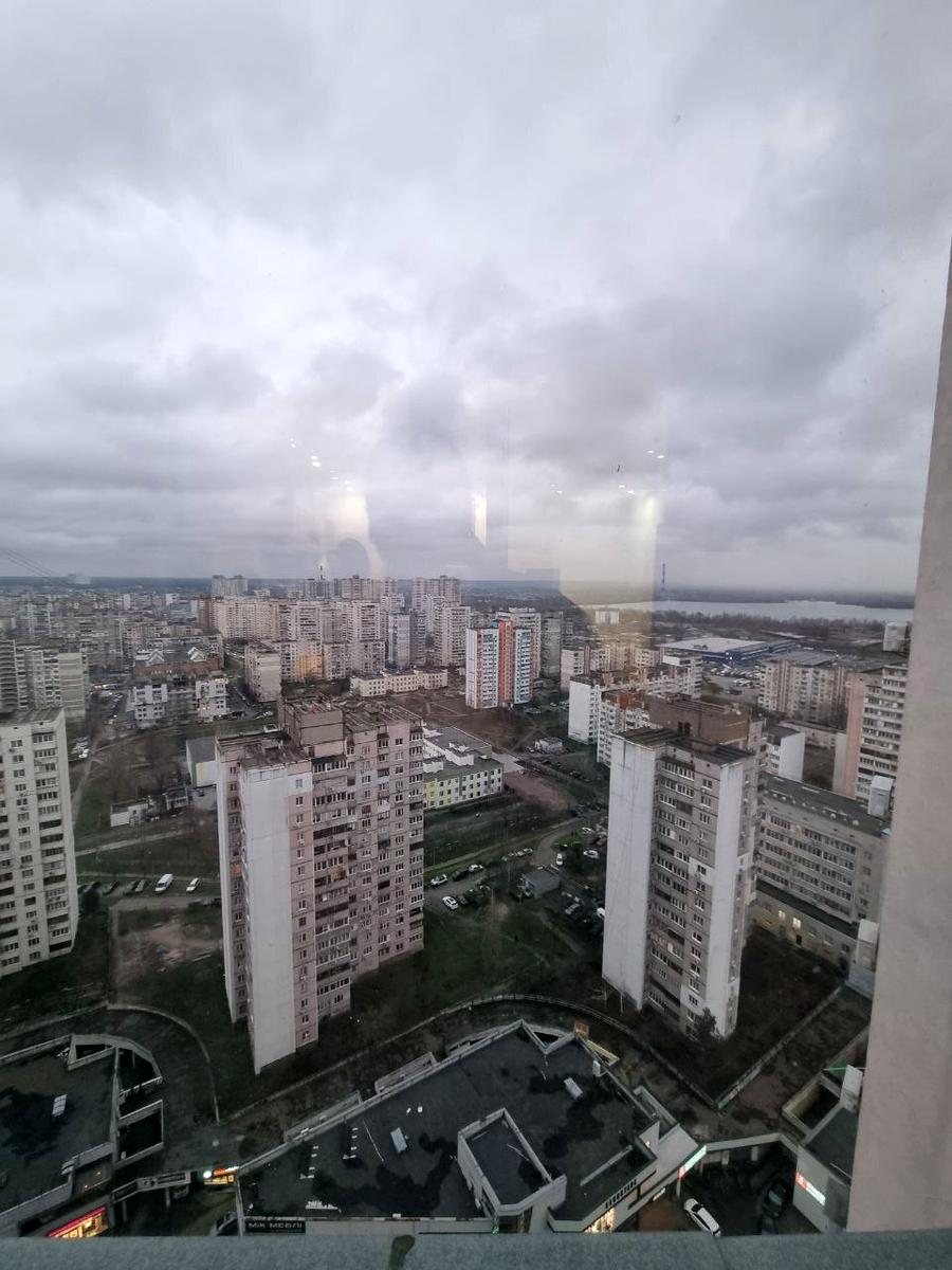 1864523548724636