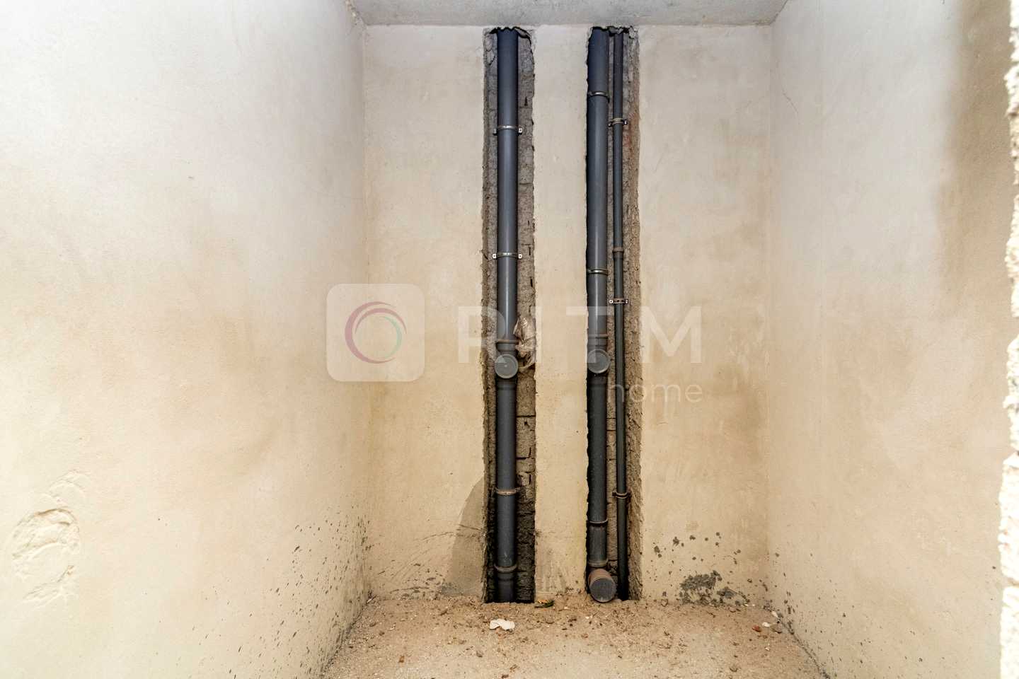 1864532124703827