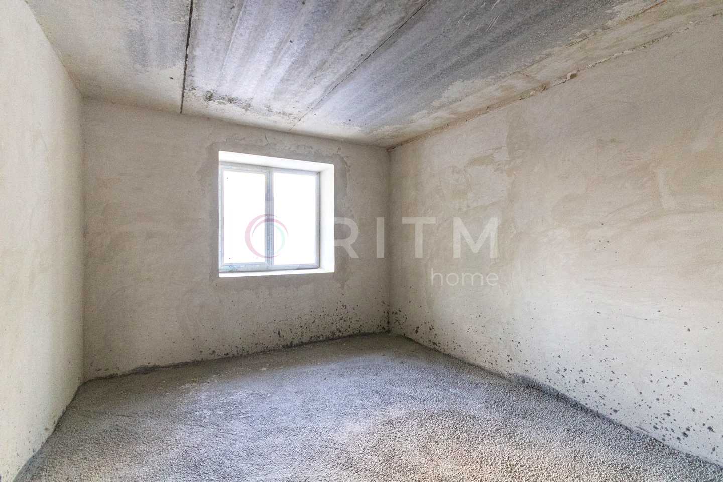 1864532124810392