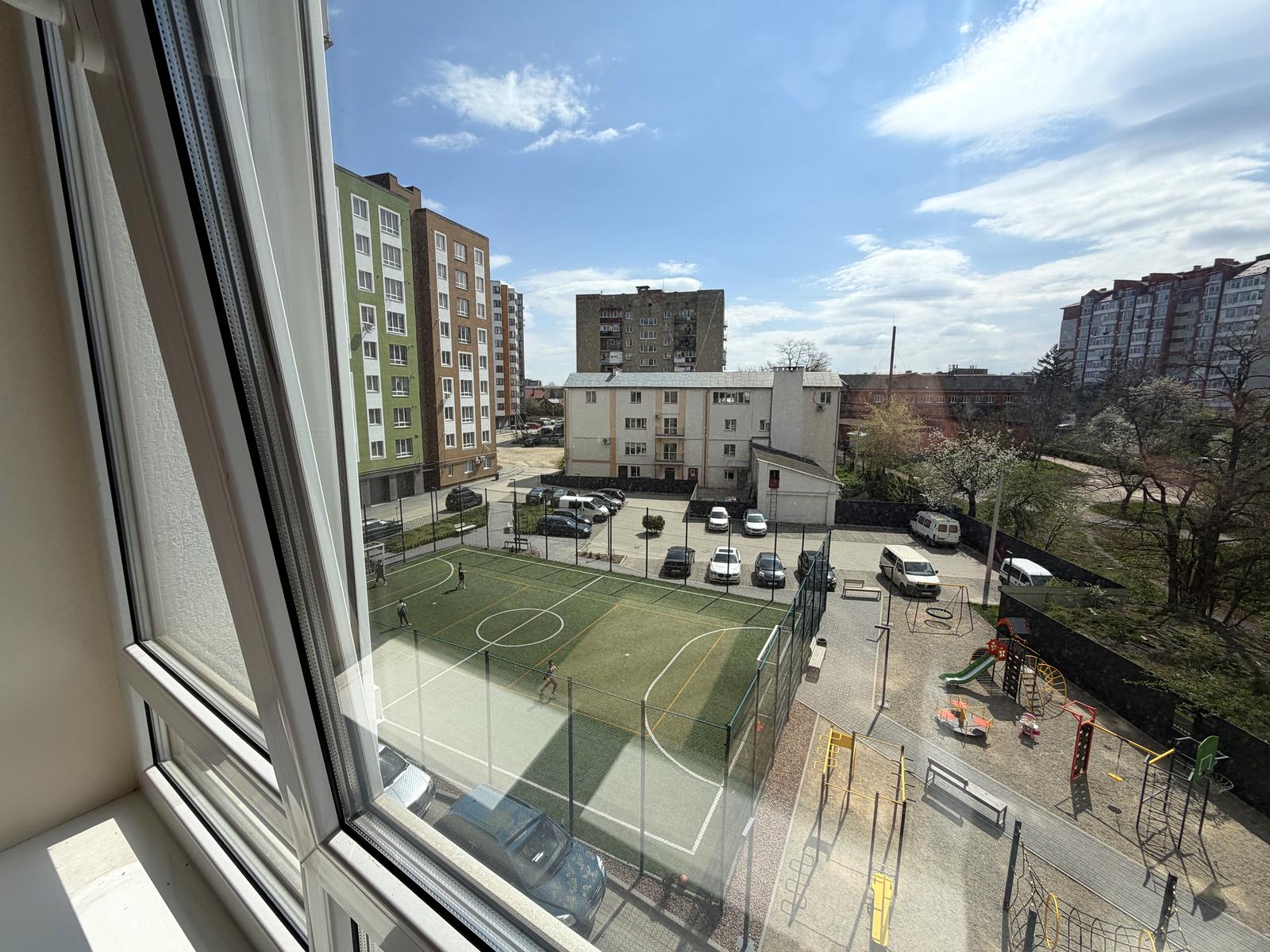 1864542727464417
