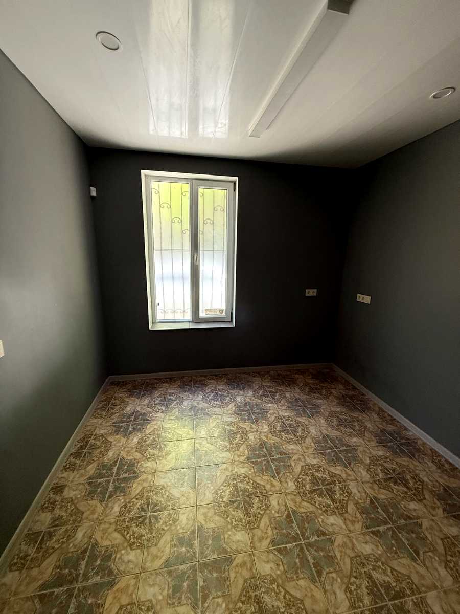 1864543855305697