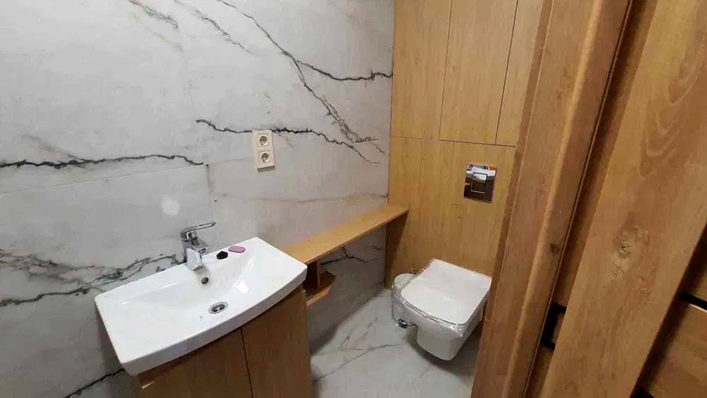 1864545672989399