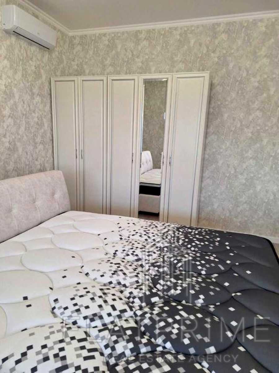 1864595838730744