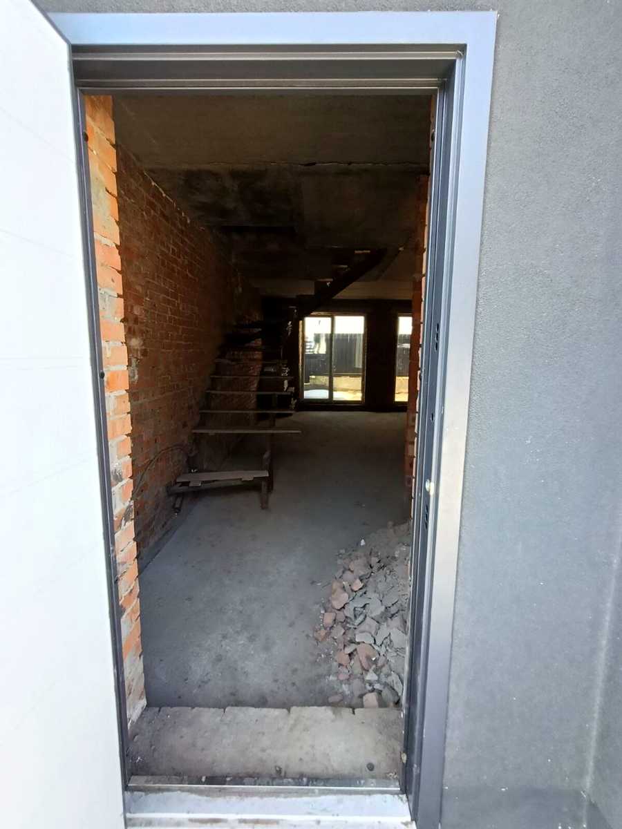 1864601297142979