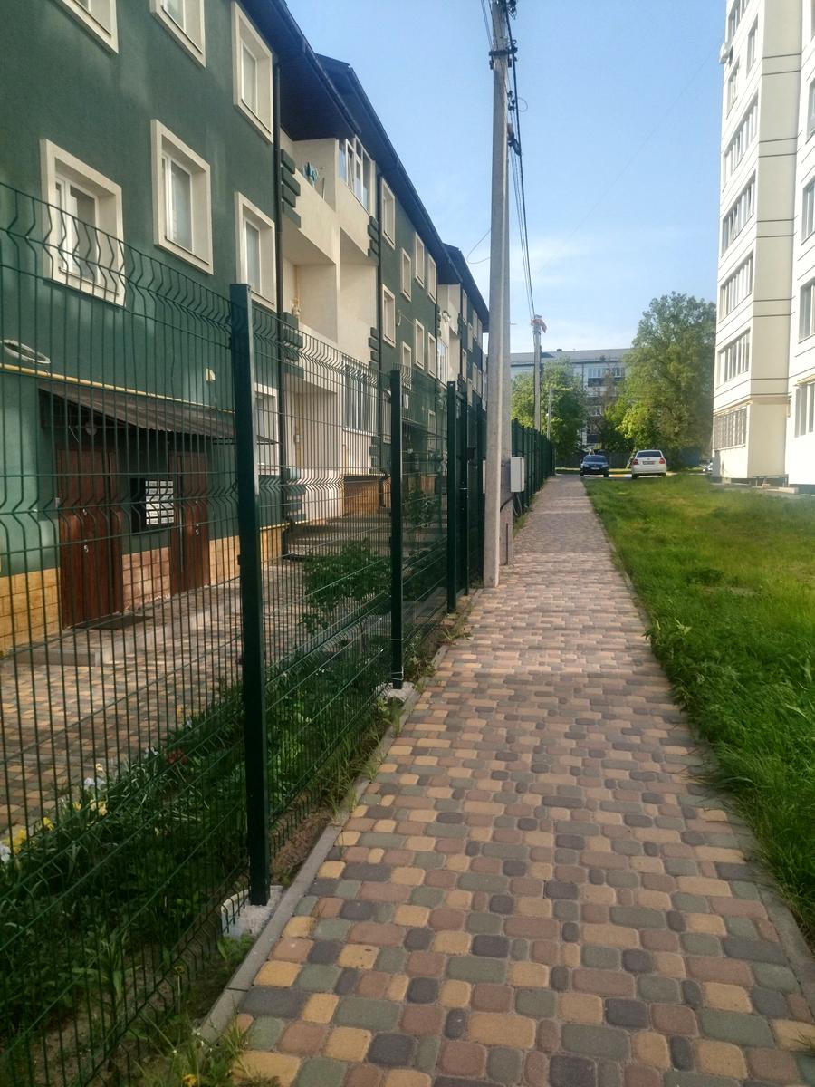 1864601575636480