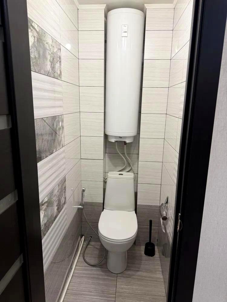 1864605786500235