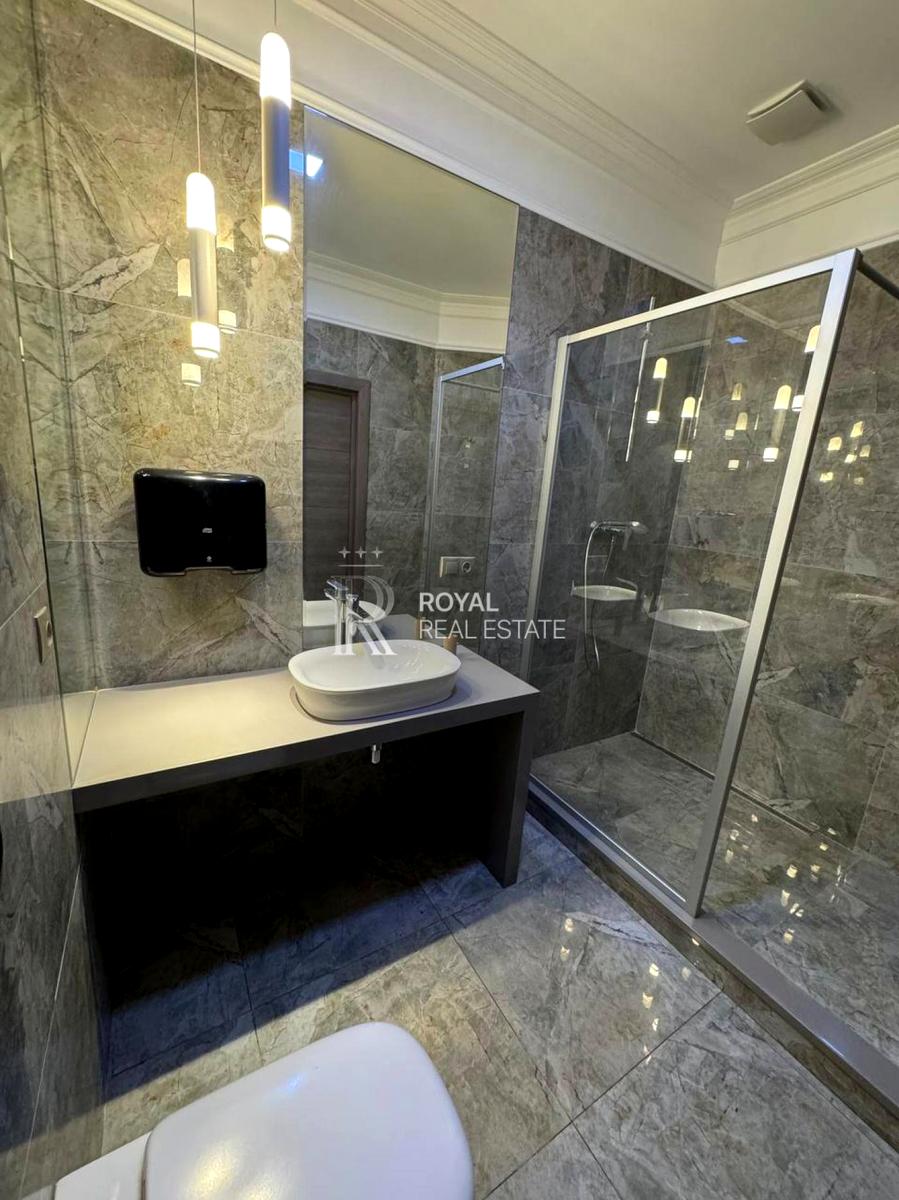 1864607915704451