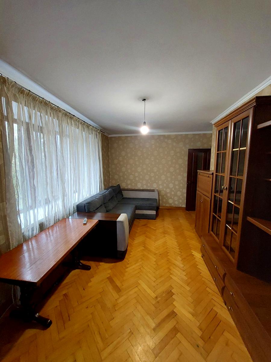 1864607974930726