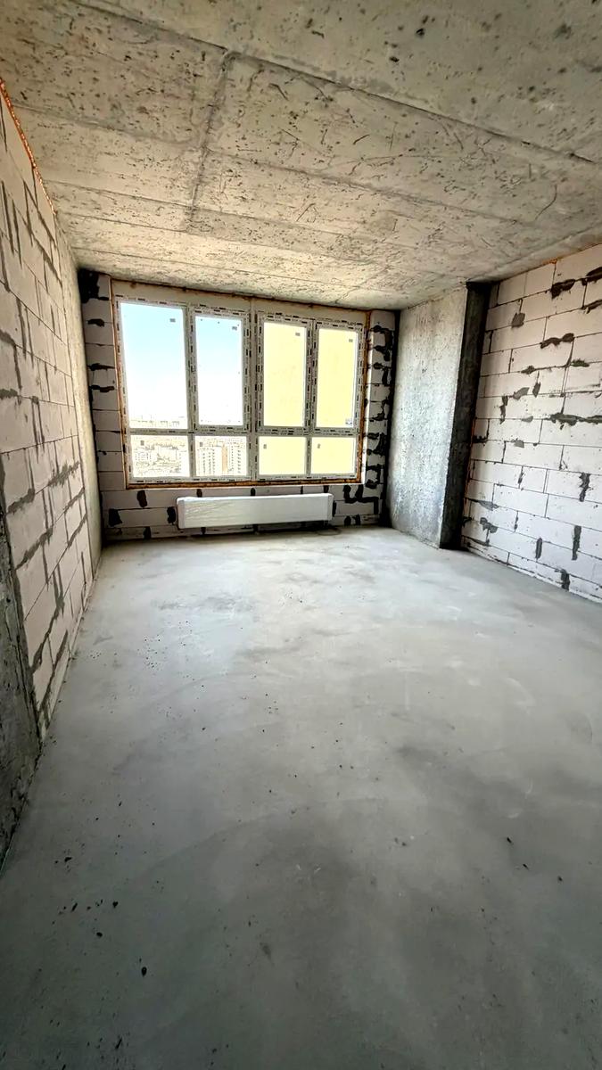 1864608578987328