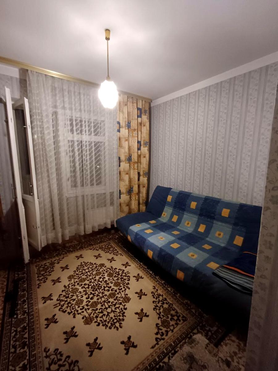 1864611696498441