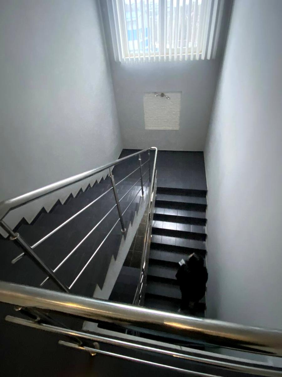 1864611778124114