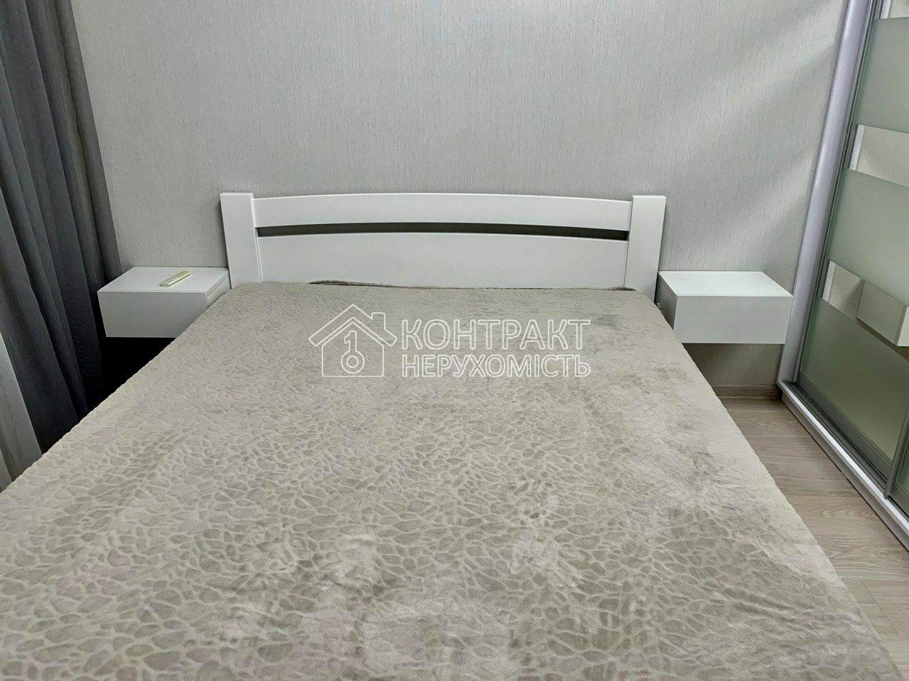 1864618383265931
