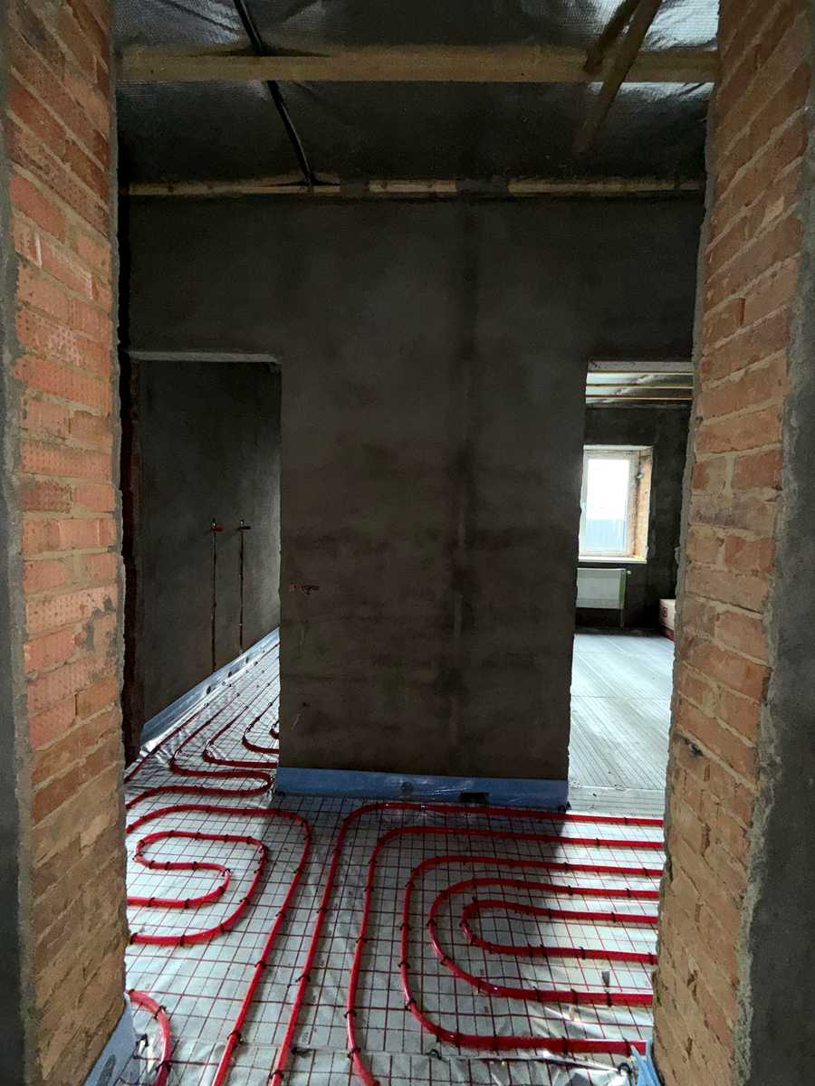 1864619112624670