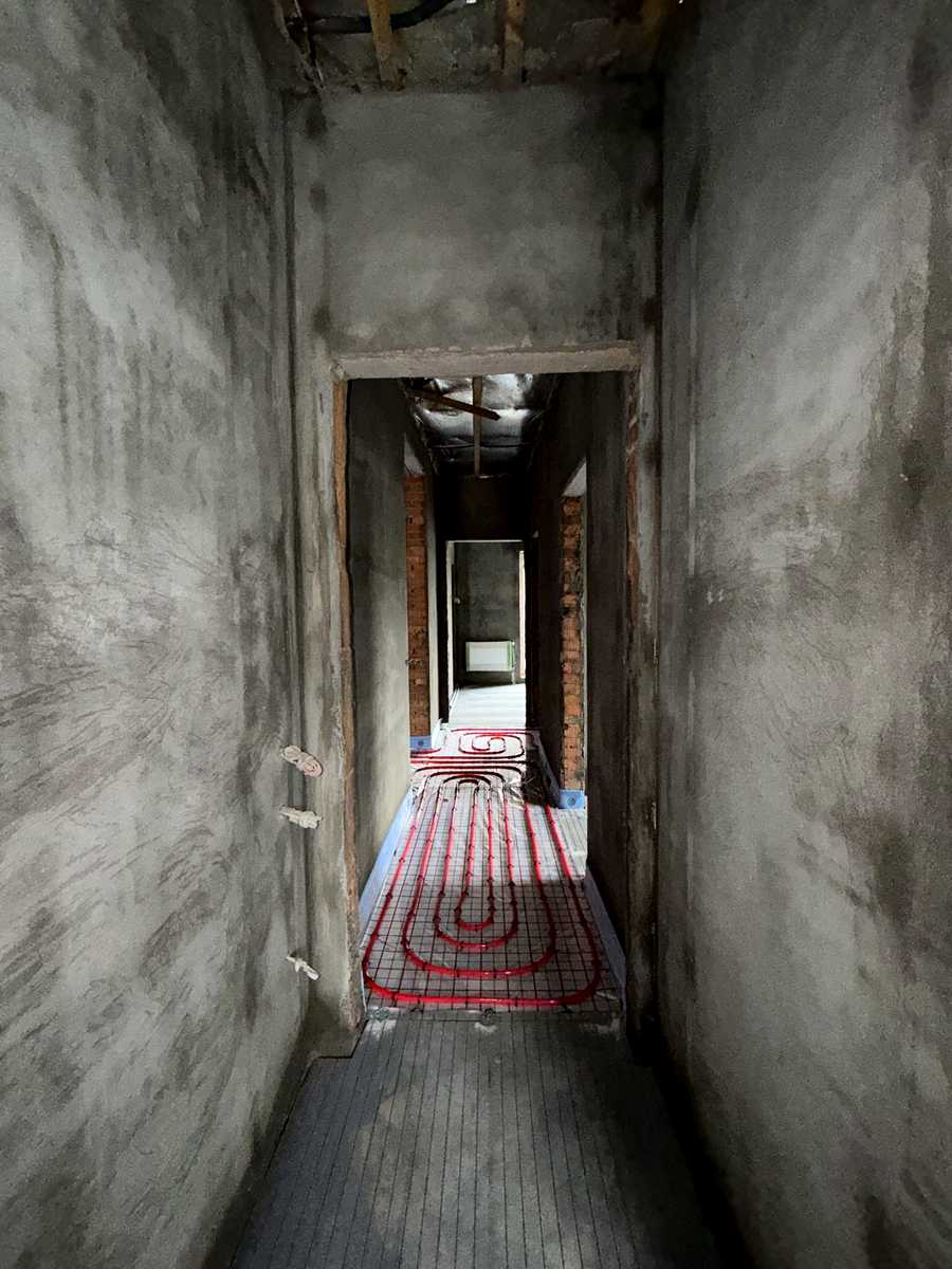 1864619149572400
