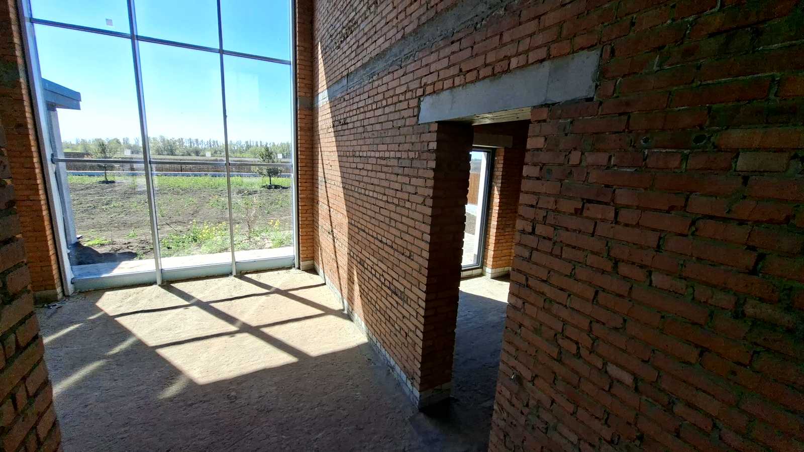 1864619994130047