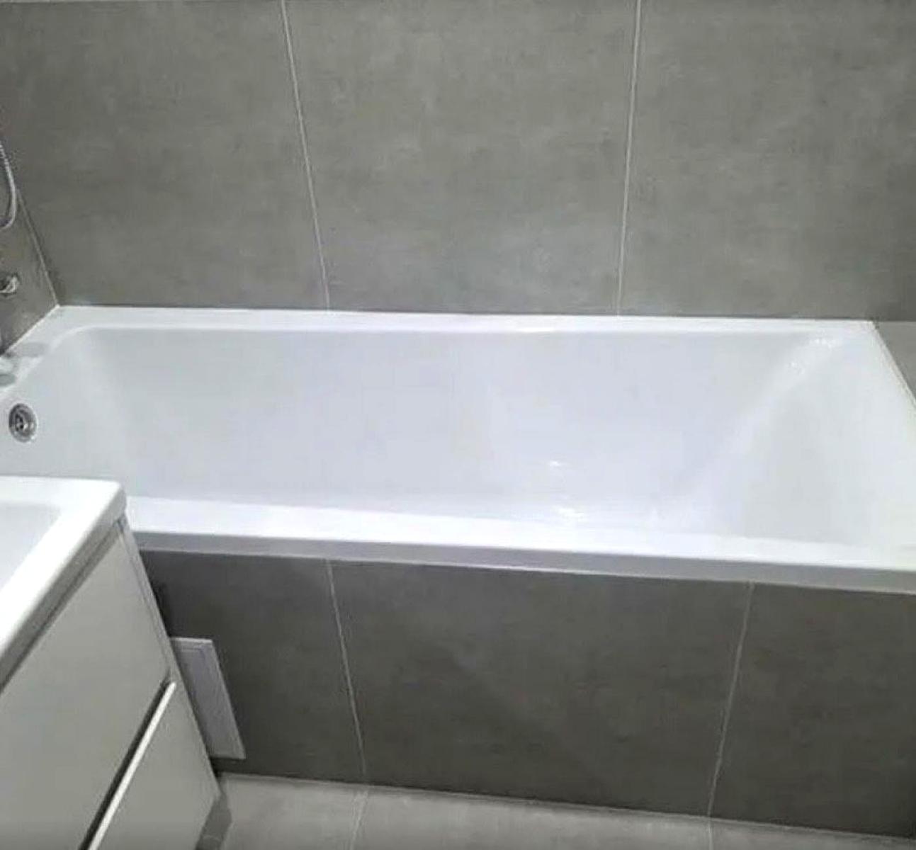 1864658401215163