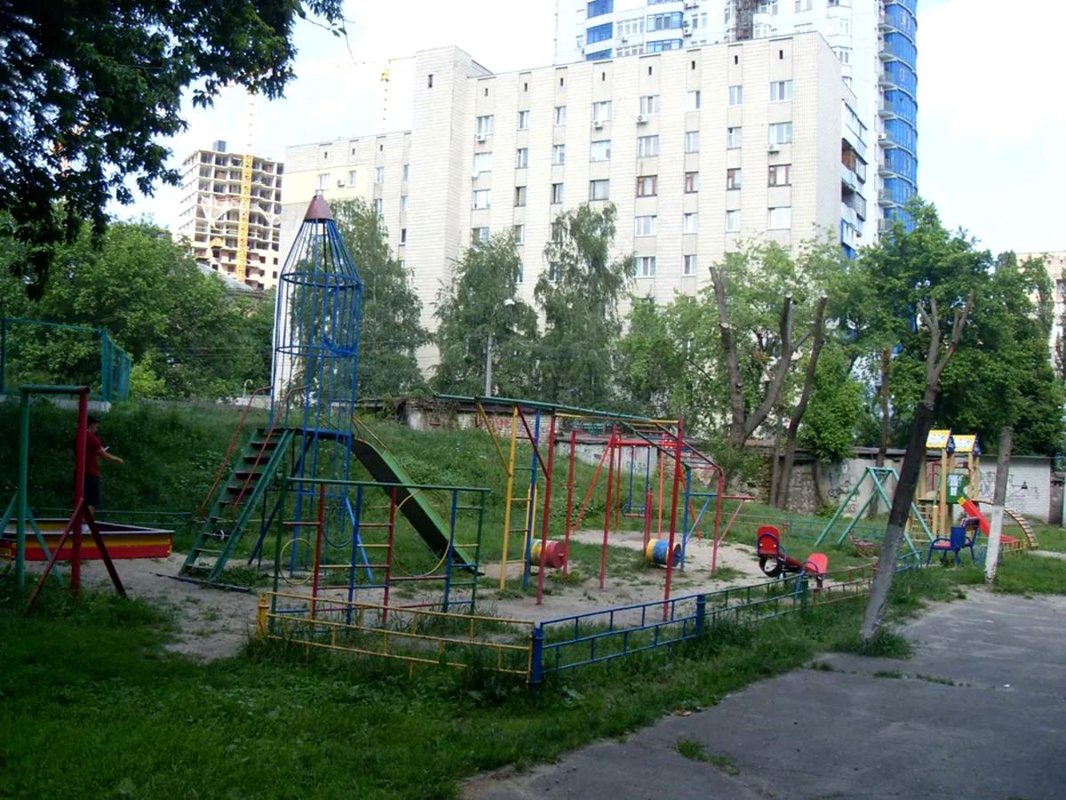 1864684388740117