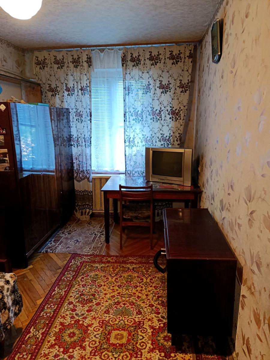 1864686957027461