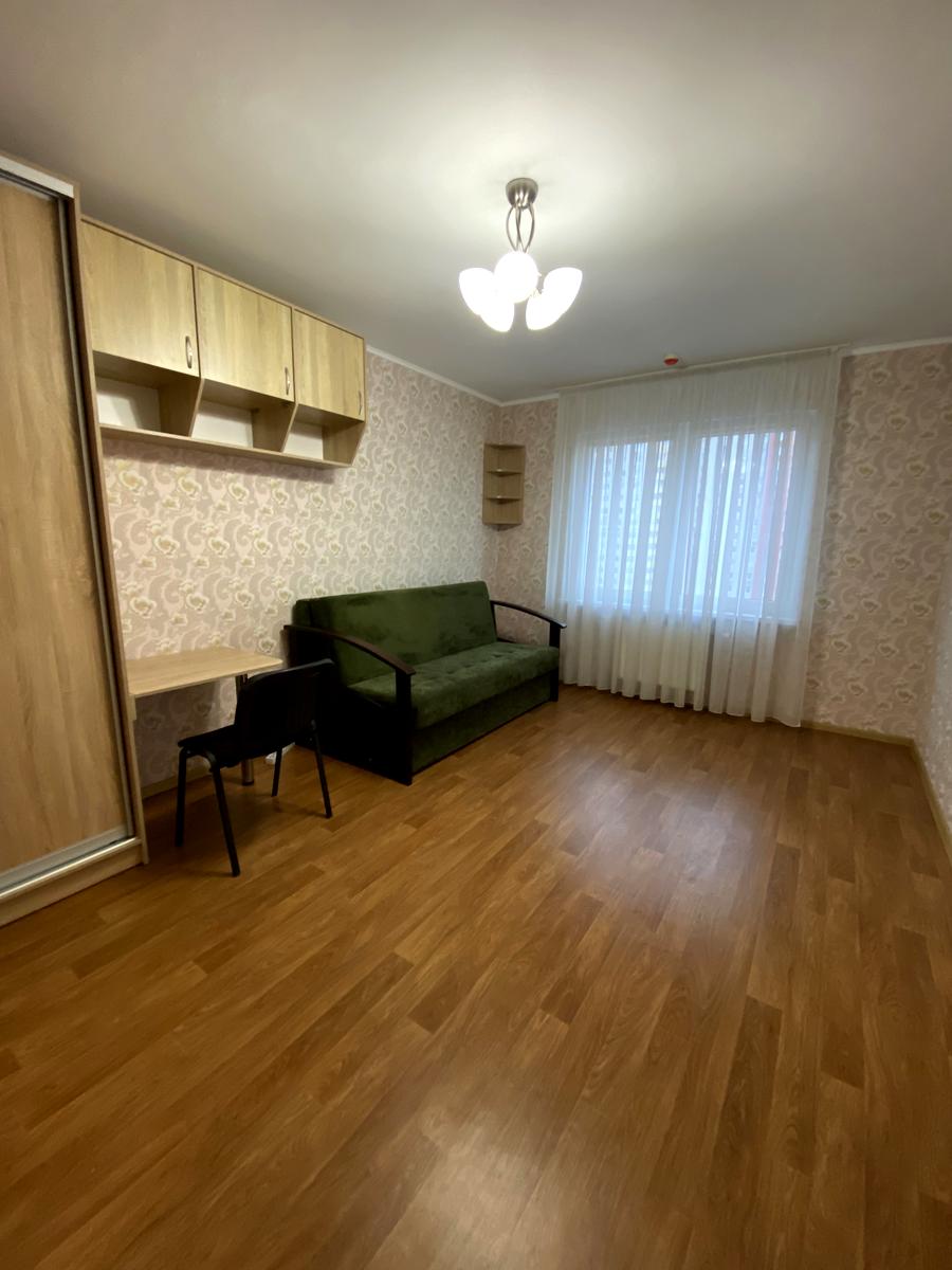 1864689610815309