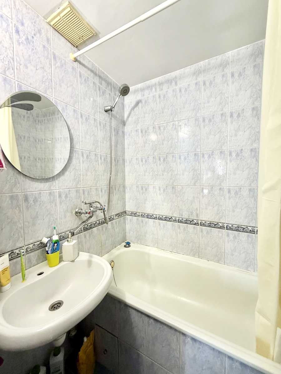 1864691503874520