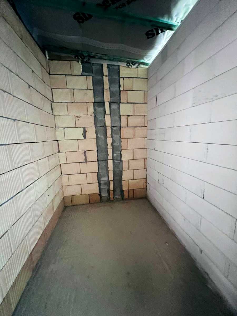 1864694472667480
