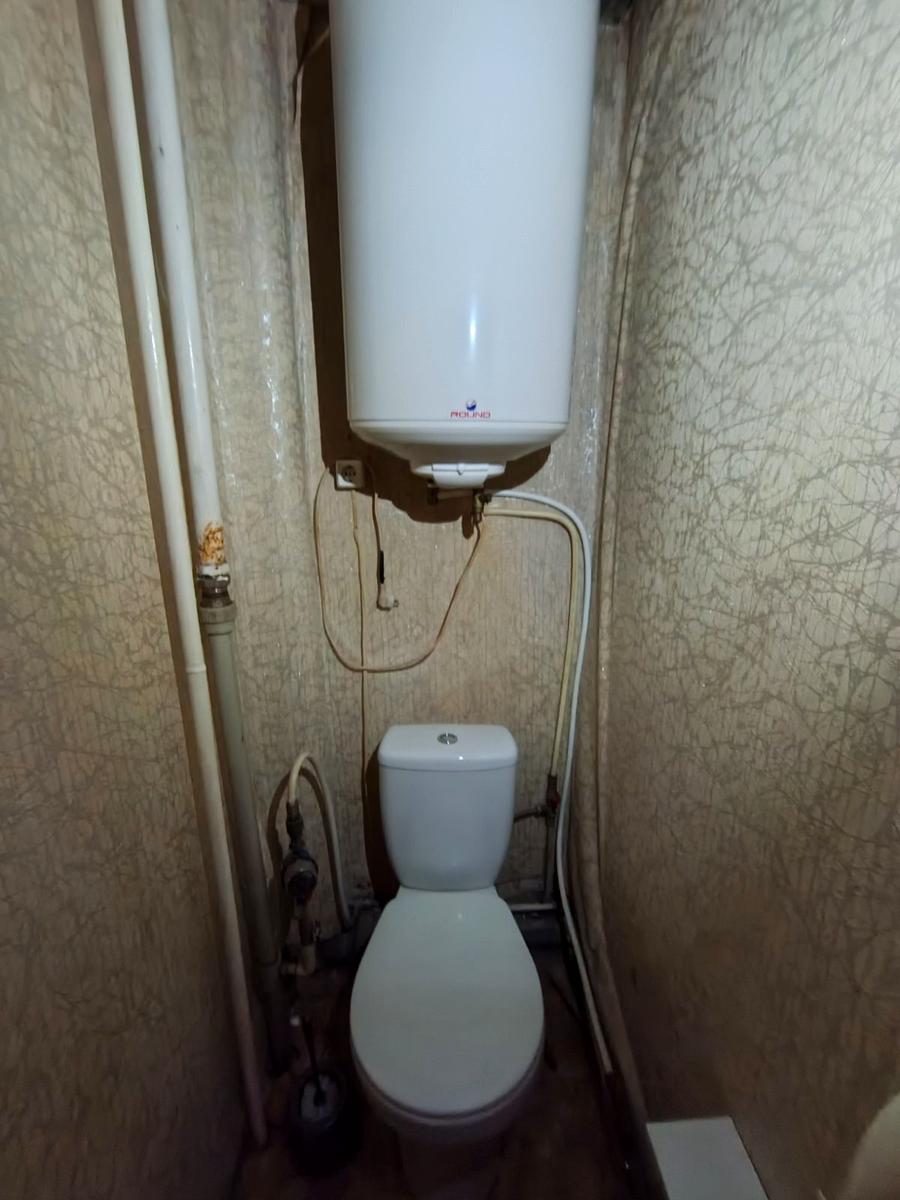 1864696279403776