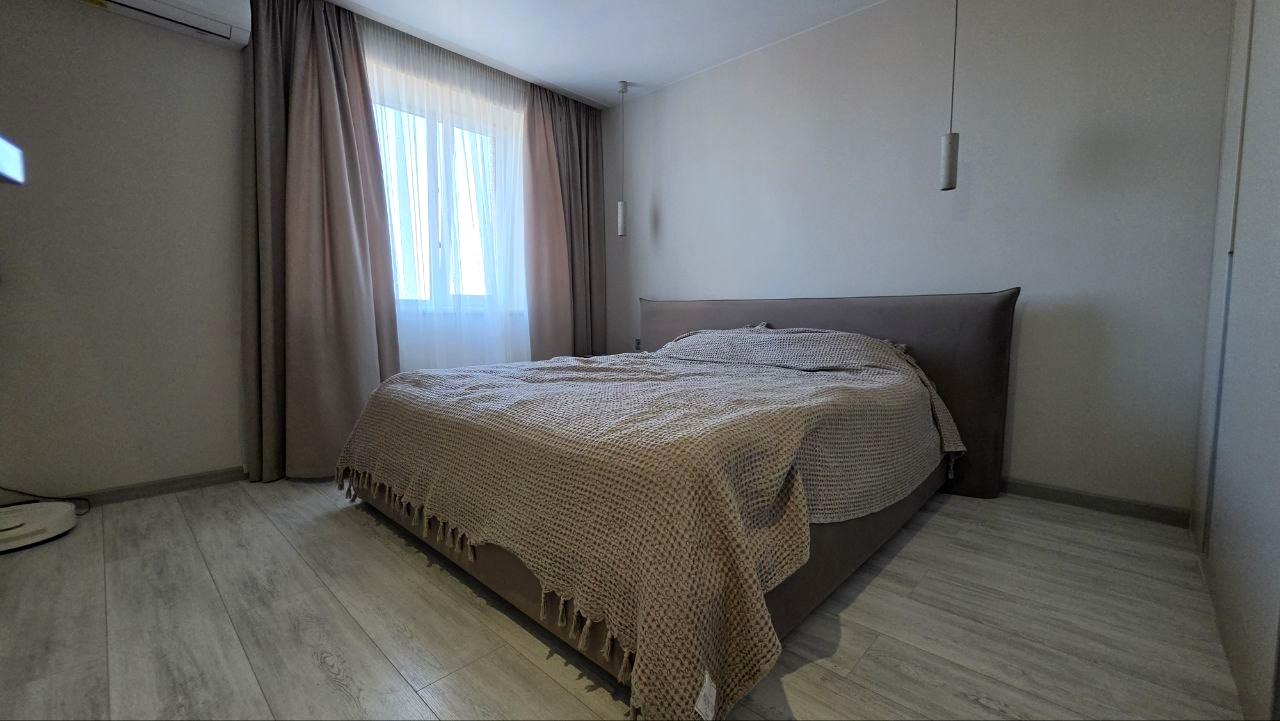 1864700789066575