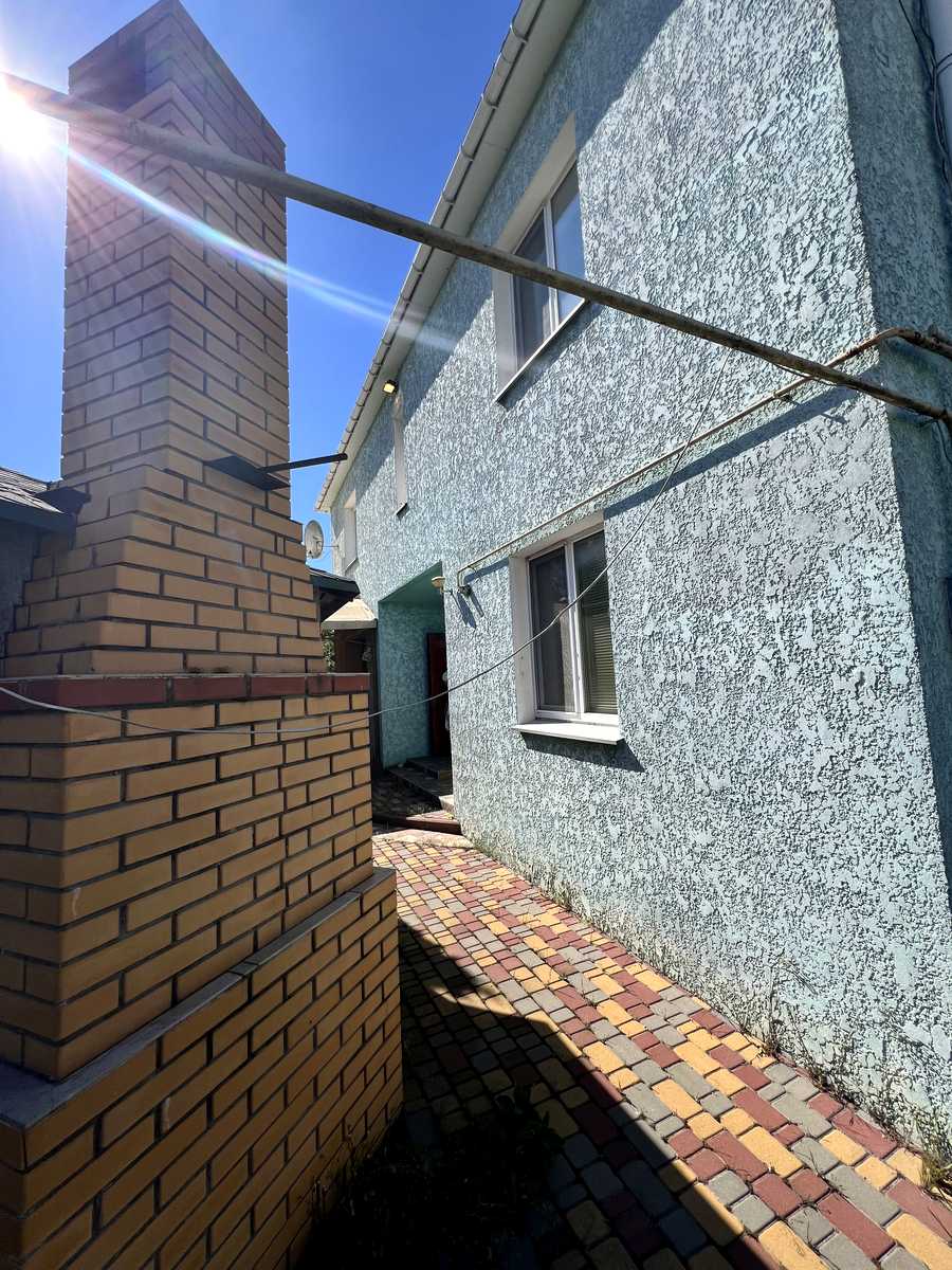 1864702361238693