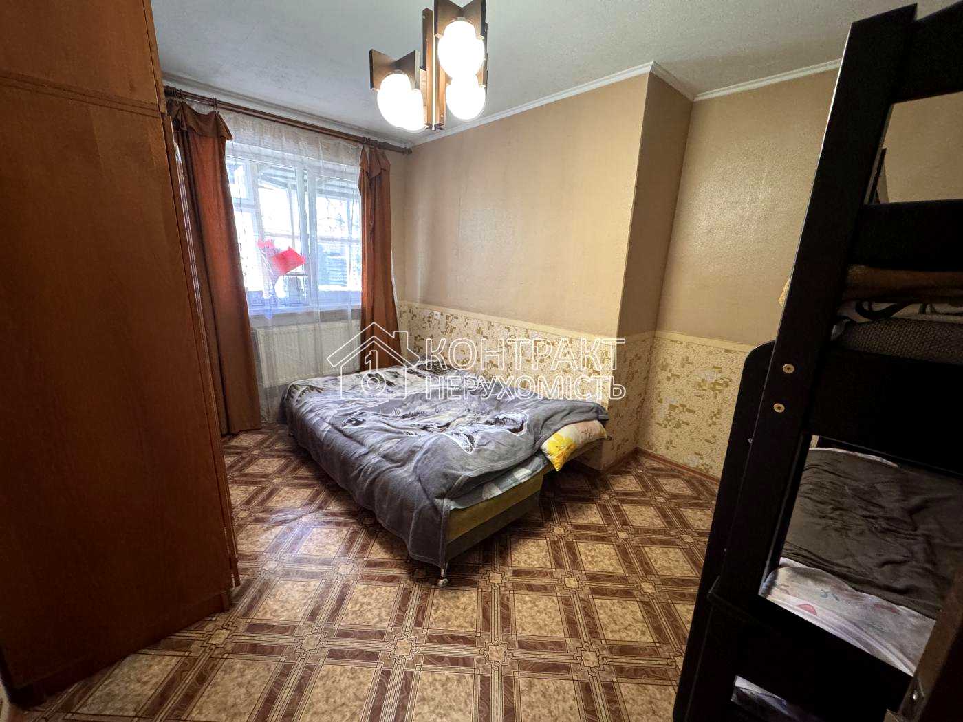 1864703436857625