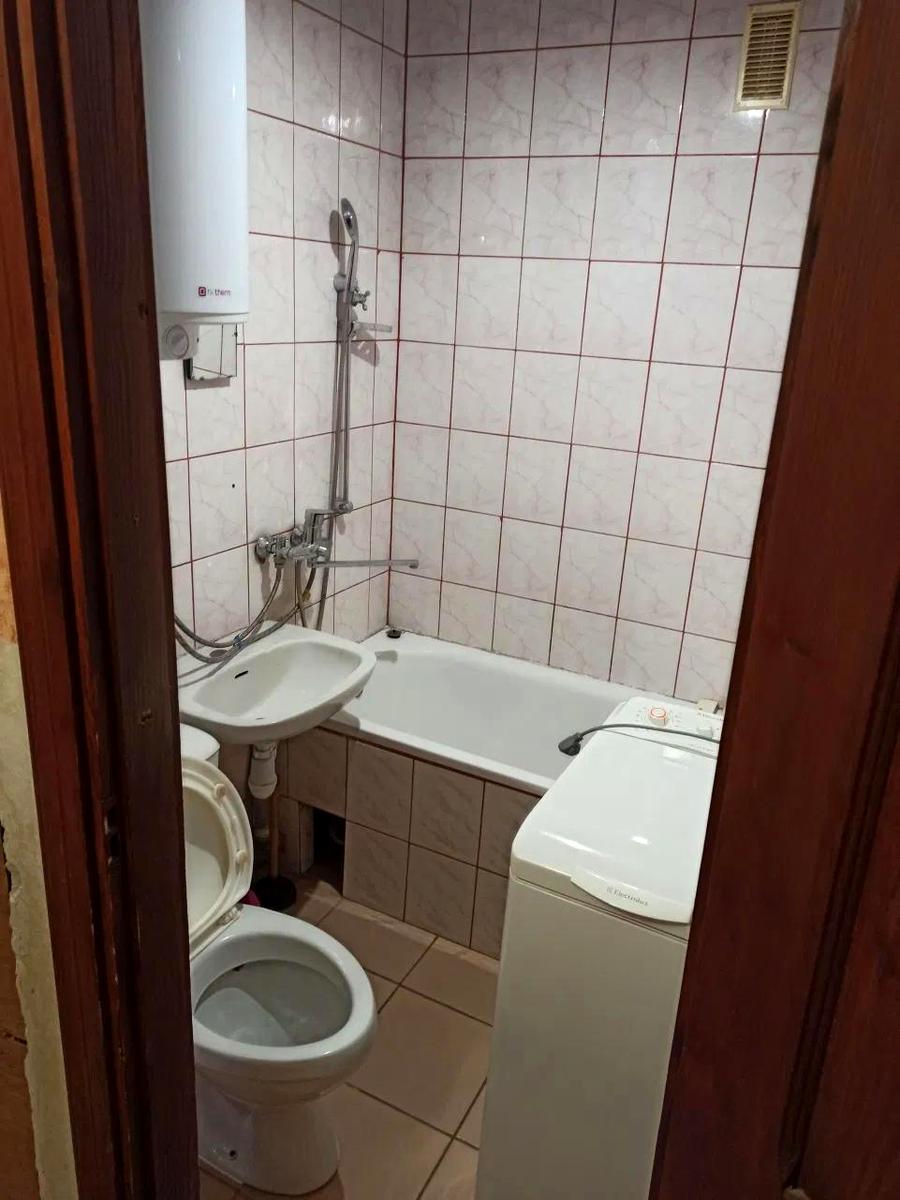 1864703867602387