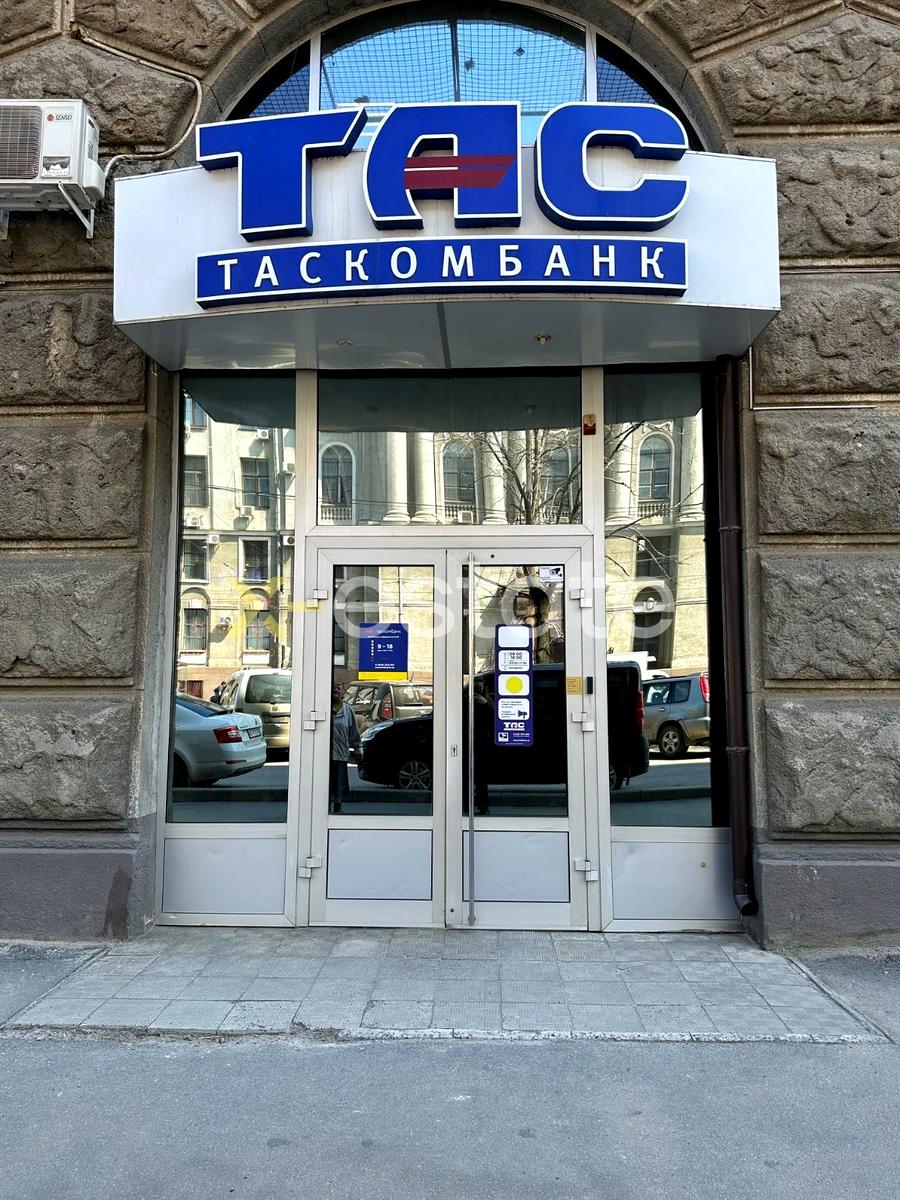1864714507895677