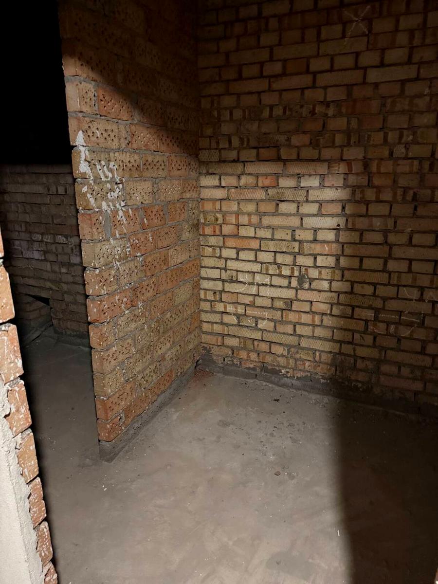 1864742866264343