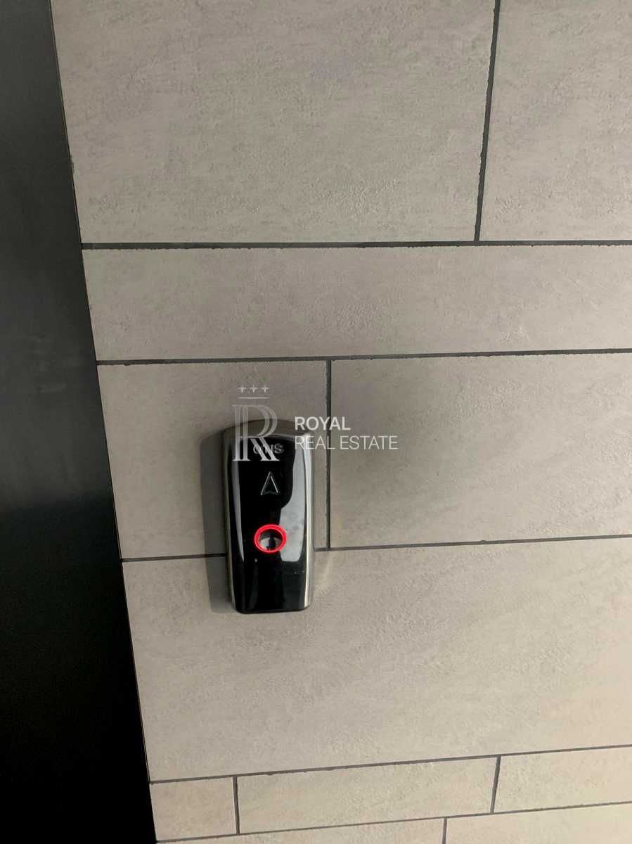 1864754891648568