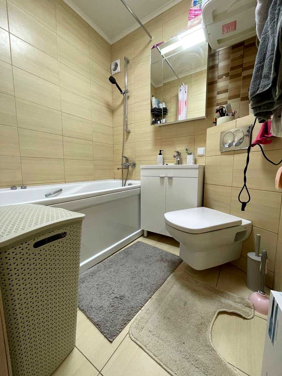 1864779414525445