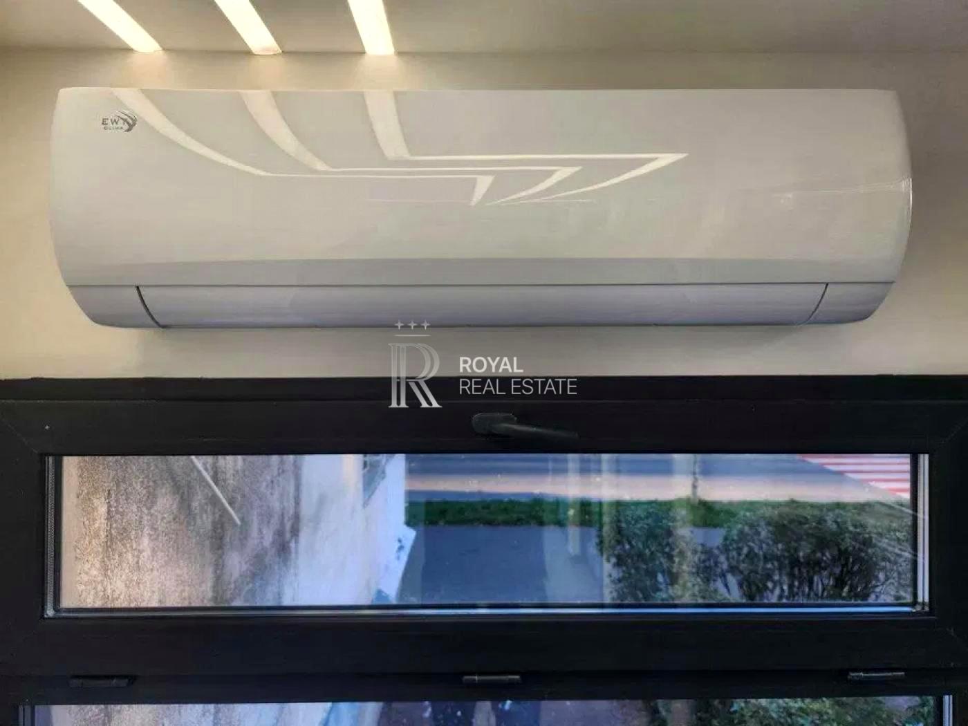 1864791366721168