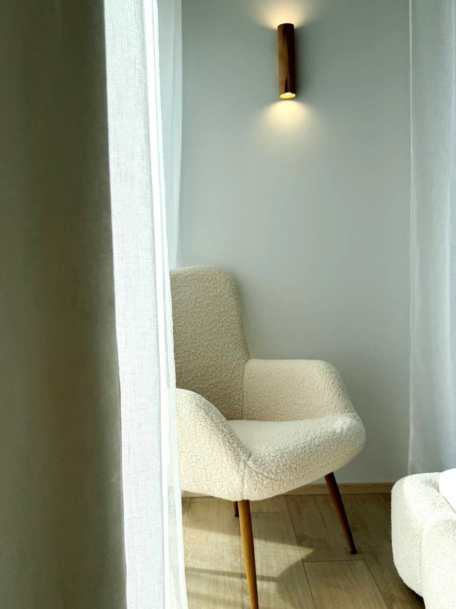 1864793967899878