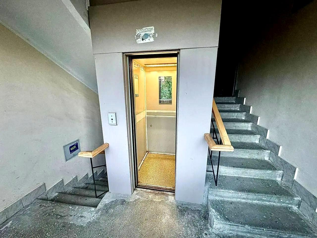 1864797047159324