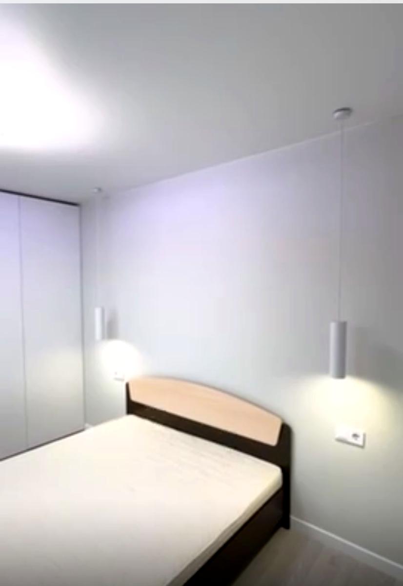 1864798283835581