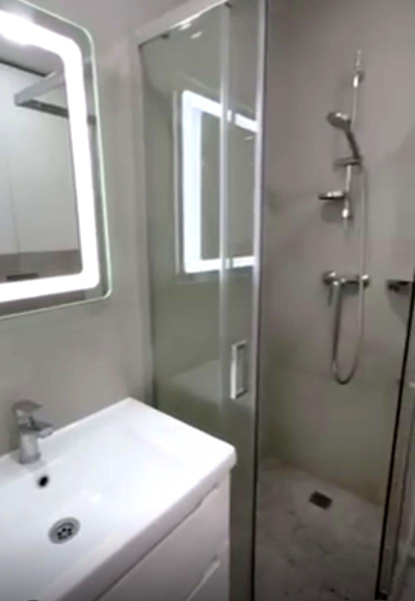 1864798284184026
