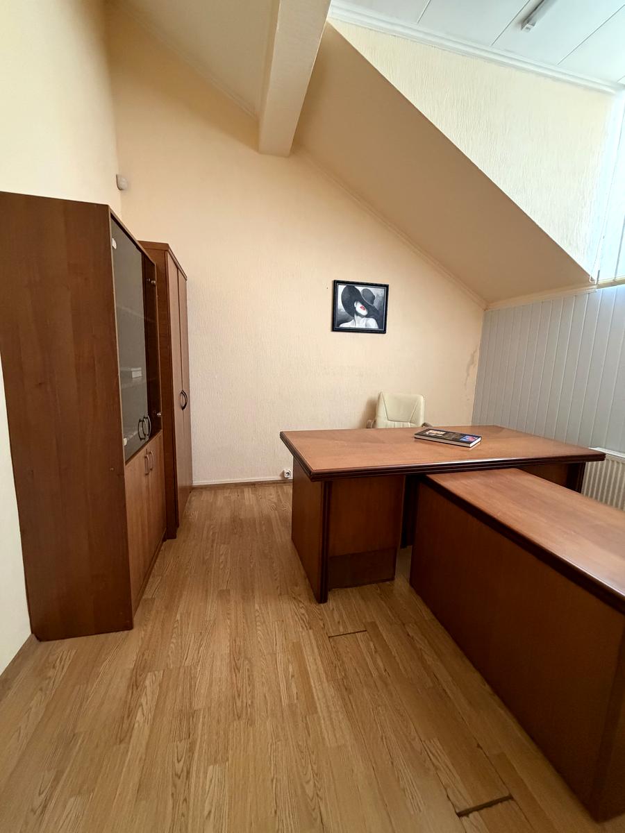 1864801347034814