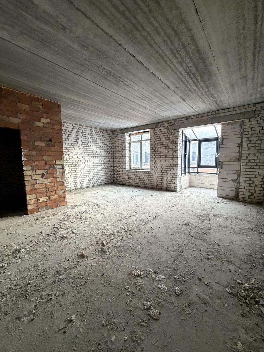1864802970657066