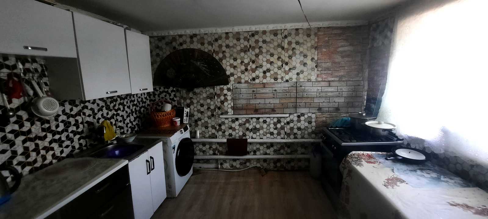 1864803007586073
