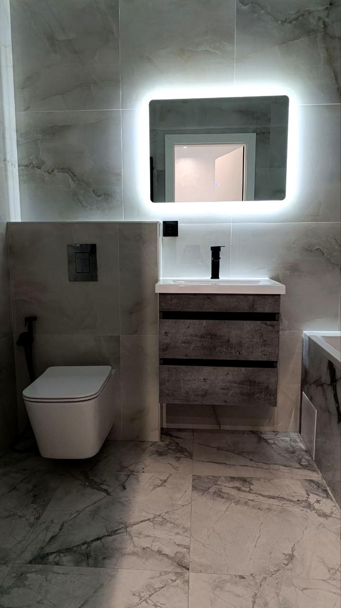 1864803379136373